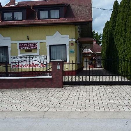 Napfuerdo Vendeghaz Hotel Mezőkövesd Buitenkant foto