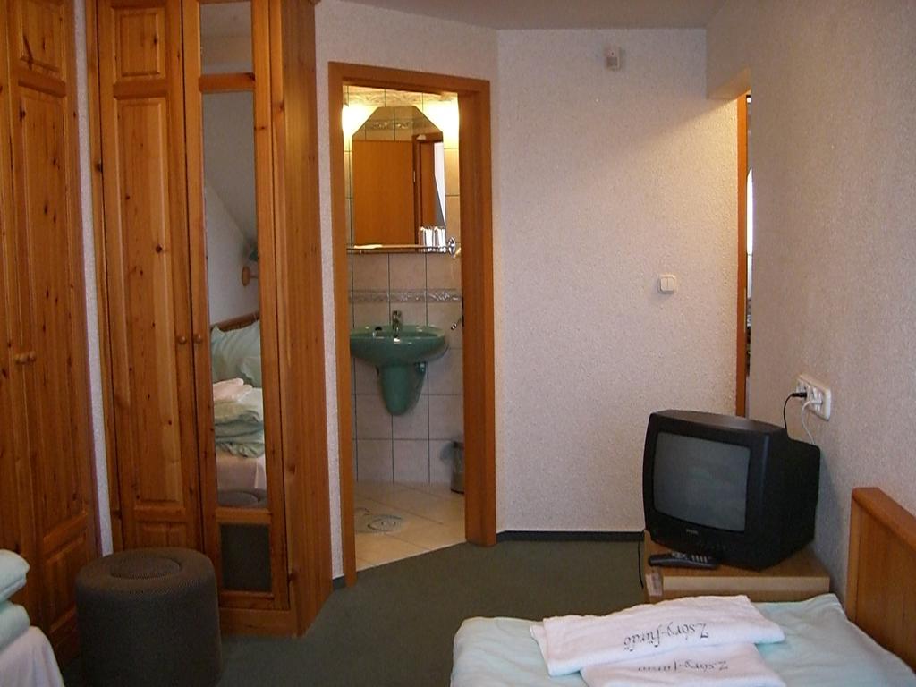Napfuerdo Vendeghaz Hotel Mezőkövesd Buitenkant foto